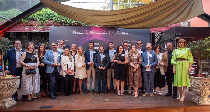 Galardonados de los I Premios Contra la Brecha Digital en el Palacio Fortuny de Madrid