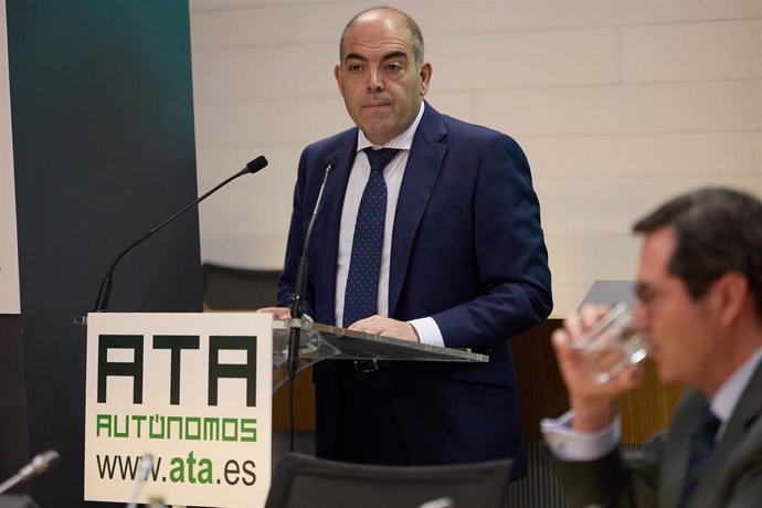 El presidente de ATA y vicepresidente de CEOE, Lorenzo Amor, interviene durante la clausura de la Asamblea ordinaria de ATA, a 5 de junio de 2023, en Madrid (España). 