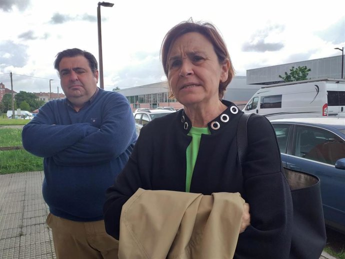 Archivo - La candidata de Foro a la Alcaldía de Gijón, Carmen Moriyón, junto al edil 'forista' Pelayo Barcia, durante la campaña electoral