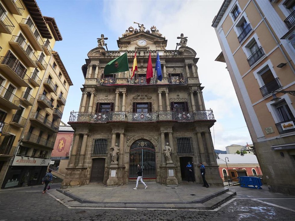 Archivo - Plaza del Ayuntamiento de Pamplona.