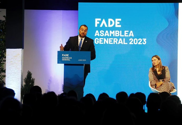 El presidente del Principado, Adrián Barbón, en la asamblea de FADE