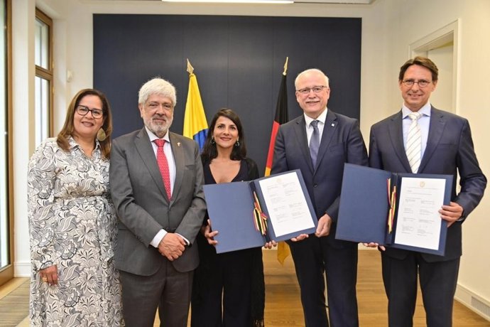 Colombia y Alemania firman un convenio para impulsar la industria del hidrógeno verde