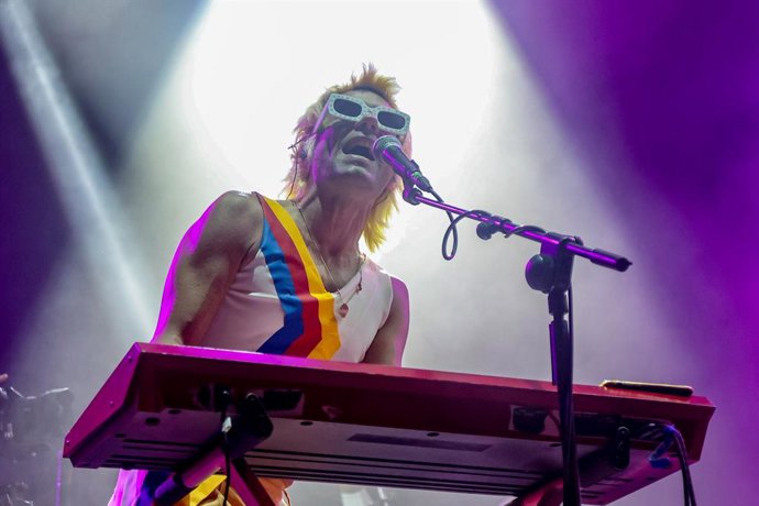 Archivo - Arxiu- El teclista de Varry Brava, Aaron Sáez, en una imatge d'arxiu