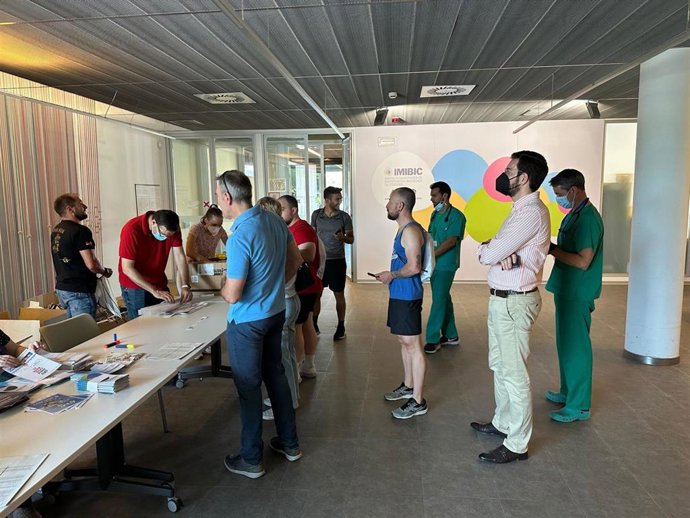 Recogida de dorsales para la carrera.