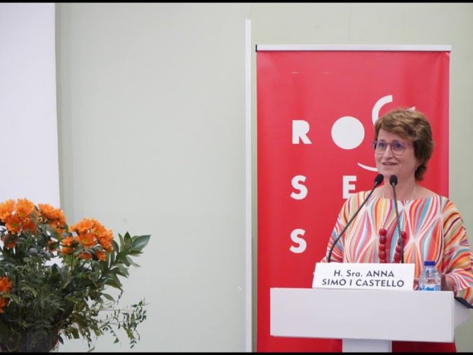 La consellera d'Educació, Anna Simó, durant la presentació de l'Any Rosa Sensat