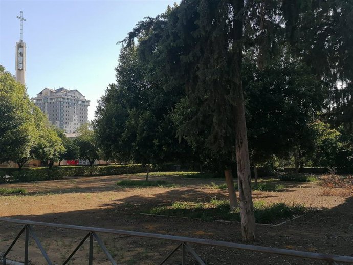 Terrenos de la parcela que ocupa el Portacoeli en Eduardo Dato en los que se levantará el nuevo "espacio".