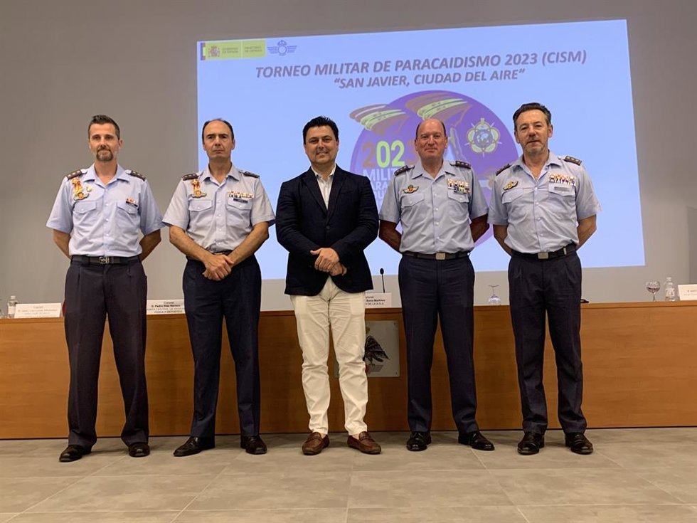 Presentación del Campeonato Internacional Militar de Paracaidismo (CISM) 2023, que se celebra en San Javier (Murcia)