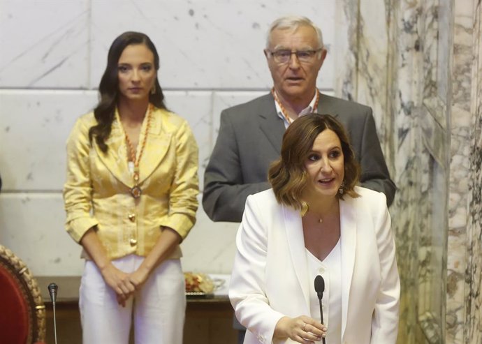 María José Catalá jura el seu càrrec en el ple de constitució de l'Ajuntament de València, aquest dissabte a València