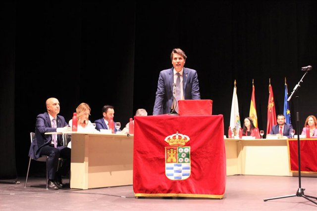 El 'popular' José Ángel Alfonso jura su cargo como alcalde de Molina de Segura