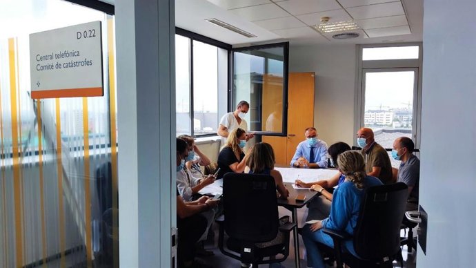 El  HUCA activa el plan de autoprotección ante un incendio "ya extinguido" y que no ha afectado a pacientes