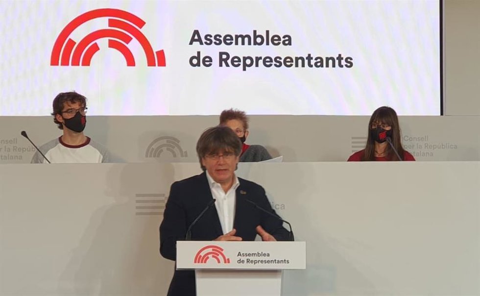 Archivo - Puigdemont en una reunión del CxRep