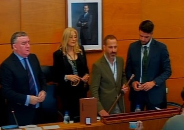 El alcalde de Siero, Ángel García, toma posesión de su cargo