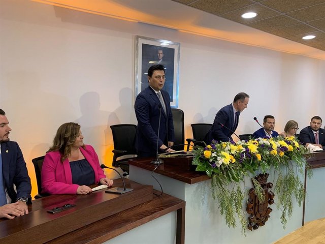 José Miguel Luengo Elegido Alcalde Por La Mayoría De Los 11 Concejales Del Partido Popular De La Nueva Corporación Que Se Completa Con 4 Del Psoe, 3 De Vox, 2 De Pleamar Y 1 De Podemos