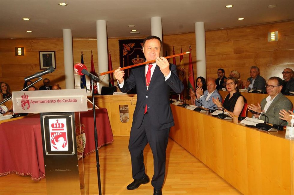 Ángel Viveros (PSOE), reelegido alcalde de Coslada gracias a los votos de Podemos y Más Madrid