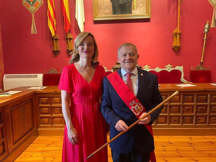 La ministra Pilar Alegría, junto al alcalde de Borja, Eduardo Arilla.