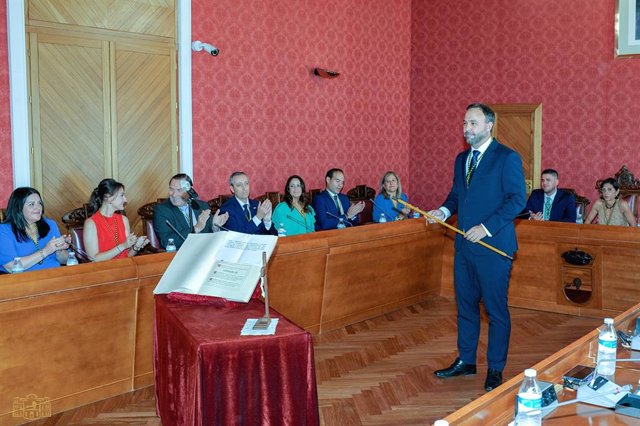 Javier Navarro, tras ser investido alcalde: "He llegado hasta aquí por la convicción de que Tomelloso es mucho más"