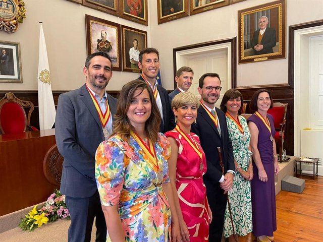 Los socialistas en la investidura de Héctor Pons como alcalde de Mahón.