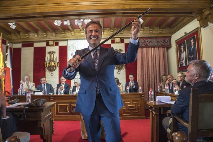 El alcalde de camargo, Diego Movellán, en su toma de posesión