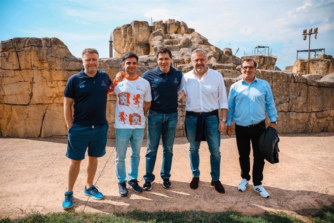 La Escuela de Deporte Inclusivo de CyL cierra su tercera temporada con la jornada de aventura en La Roca de Palencia