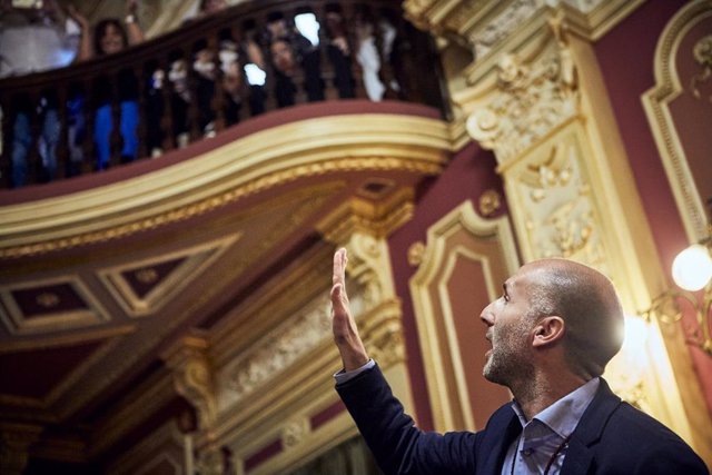 El alcalde de Ourense, Gonzalo Pérez Jácome, en la sesión de investidura.