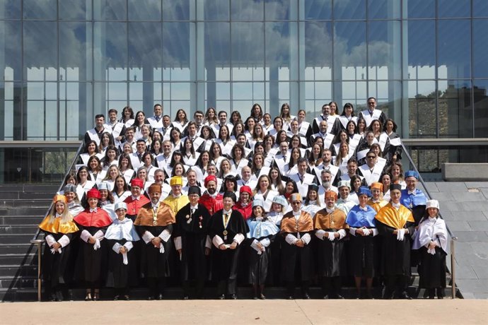 Más de 800 estudiantes de UNIR celebran su graduación y sus éxitos académicos