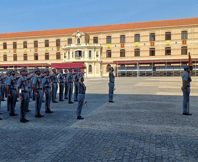 La Academia General Militar de Zaragoza celebra su jornada de puertas abiertas a la ciudadanía.