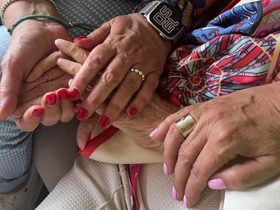 Terelu Campos, María Teresa Campos y Carmen Borrego durante el cumpleaños de la presentadora