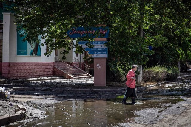 Municipio de Jersón afectado por la destrucción de la presa Kajovka