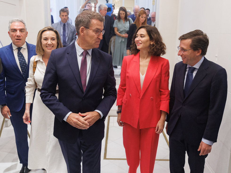 El líder del PP, Alberto Núñez Feijóo y la presidenta de la Comunidad de Madrid, Isabel Díaz Ayuso