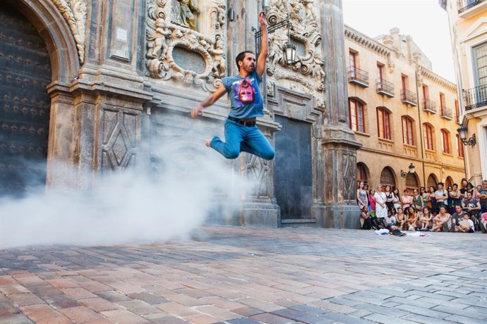 Archivo - El Festival Trayectos propone descubrir Zaragoza a ritmo de danza contemporánea