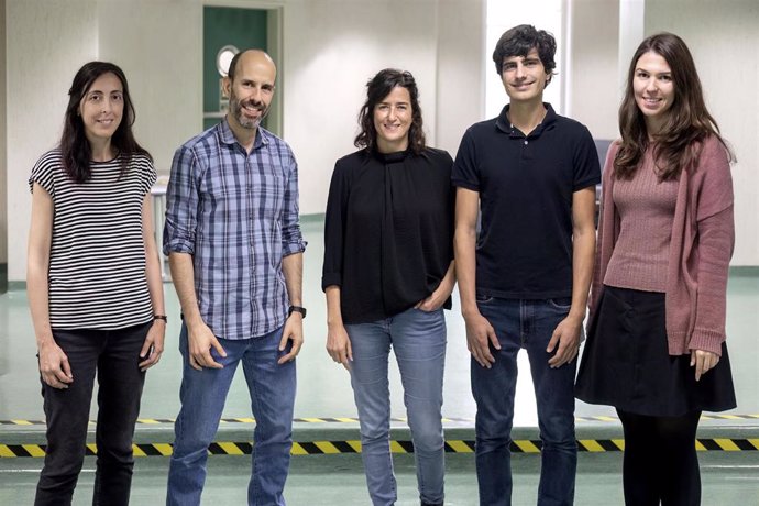 Equipo de la Unidad de Bioinformática del CNIO que ha desarrollado Pandrugs2. De izquierda a derecha: Elena Piñeiro, Gonzalo Gómez, Fátima Al-Shahrour, Santiago García y M José Jiménez.