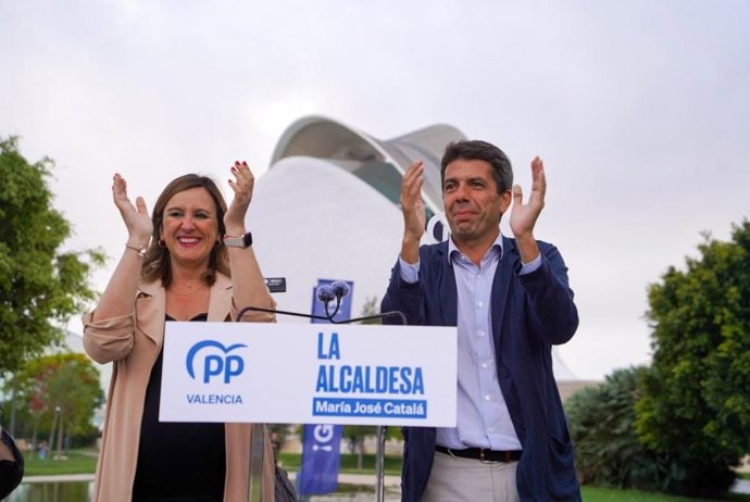 La alcaldesa de Valncia, María José Catalá, y el presidente del PPCV y próximo jefe del Consell, Carlos Mazón, durante un acto de campaña para las elecciones locales y autonómicas del pasado 28M. 