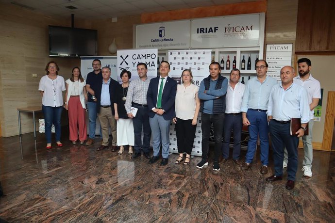 Reunión del Patronato de la Fundación 'Tierra de Viñedos'.