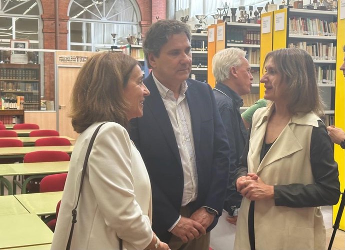 La consejera de Educación, Rocío Lucas, visita el Instituto Zorrilla de Valladolid.