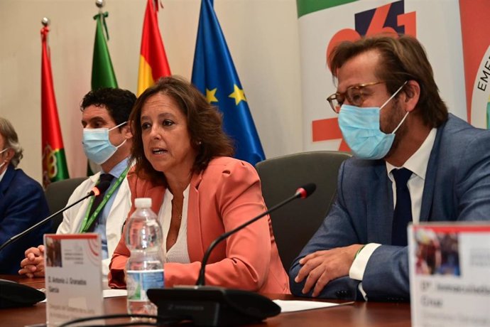 La consejera de Salud y Consumo de la Junta de Andalucía, Catalina García, ha acudido a las Jornadas Nacionales de 'Abordaje sanitario de incidentes símicos'.