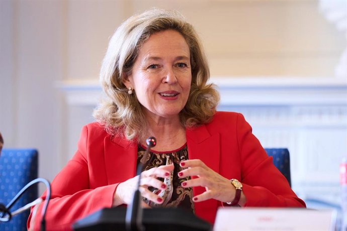 La vicepresidenta primera del Gobierno y ministra de Asuntos Económicos y Transformación Digital, Nadia Calviño, este lunes en los cursos de verano de la UIMP en Santander.