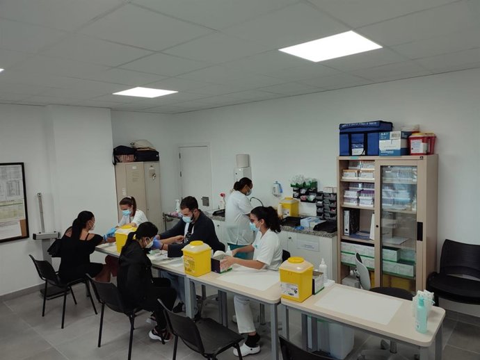 La Gerencia de Atención Primaria del Área de Salud de Tenerife, adscrita a la Consejería de Sanidad del Gobierno de Canarias, ha puesto en marcha este lunes un nuevo punto para la extracción de muestras analíticas en el Centro de Salud de Los Cristianos