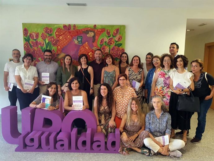 Equipo de trabajo que ha participado en la guía para la introducción de la perspectiva de género en la docencia en la Universidad Pablo de Olavide, de Sevilla.