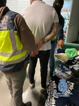 Arrestados otros cinco aficionados radicales por los disturbios al final del partido Málaga-Ibiza.