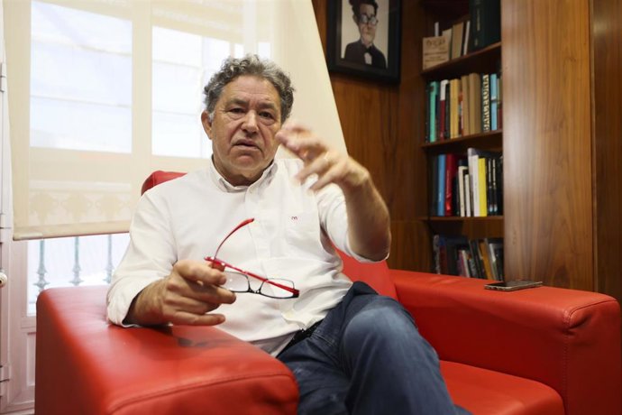 Archivo - El alcalde de Pontevedra, Miguel Anxo Fernández Lores, durante una entrevista con Europa Press, en la Casa Consistorial, a 25 de mayo de 2022, en Pontevedra, Galicia, (España).  Miguel Anxo Fernández comenzó a gobernar en 1999, cuando su parti