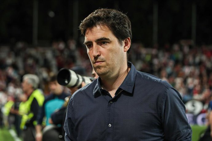 Archivo - El técnico Andoni Iraola, durante su etapa en el Rayo Vallecano. 