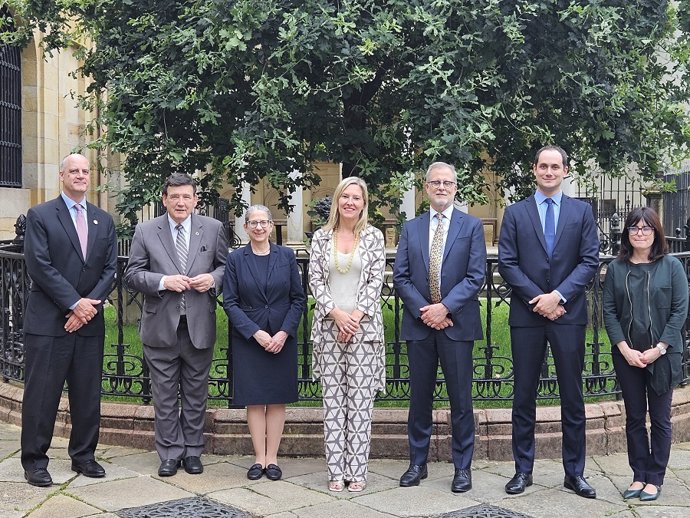 Ana Otadui con la delegación de EEUU.