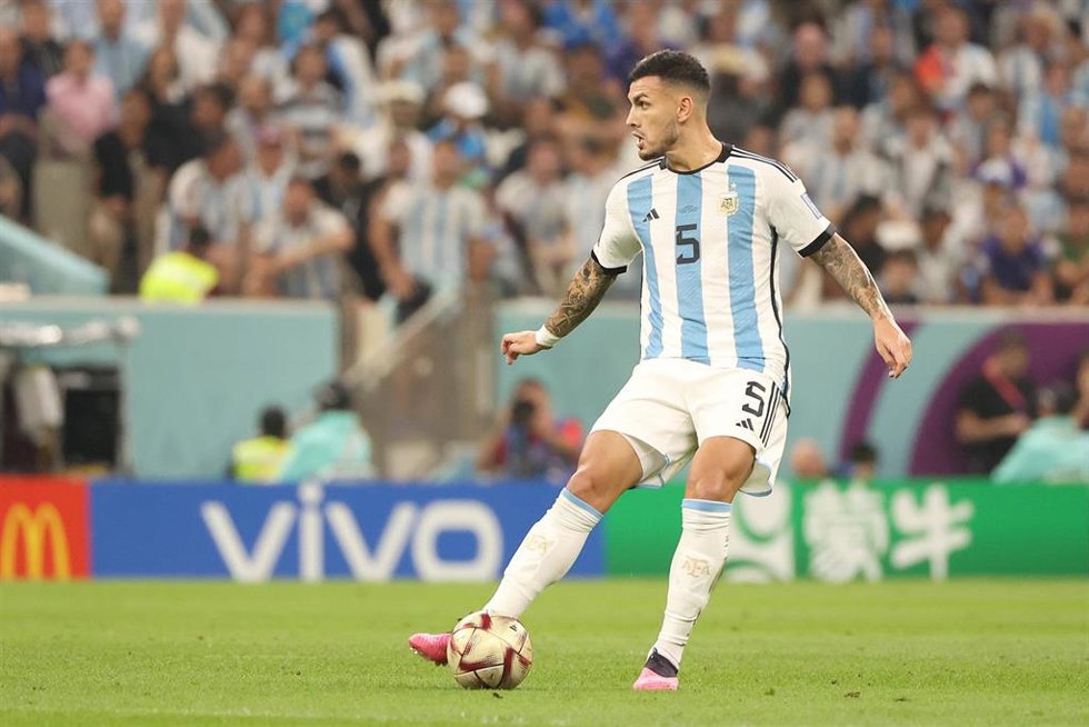 Archivo - El mediocentro argentino Leandro Paredes durante el Mundial de Catar de 2022