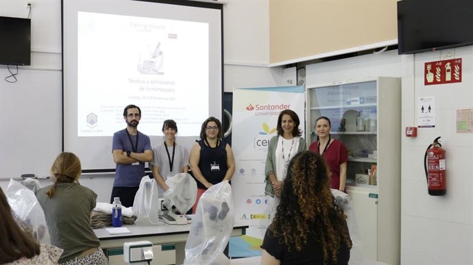 Curso de técnicas microscópicas en el sector agroalimentario.
