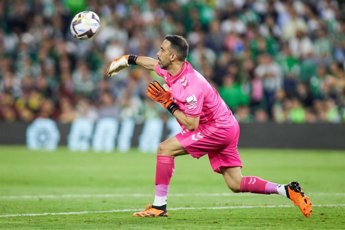 Claudio Bravo durante un partido del Real Betis