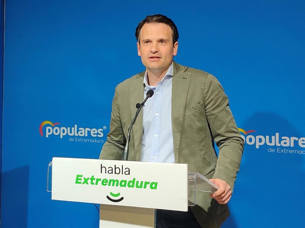 Archivo - El secretario general del PP de Extremadura, Abel Bautista.