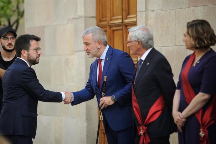 El presidente de la Generalitat, Pere Aragons, recibe al nuevo alcalde de Barcelona, Jaume Collboni, del PSC, y a los nuevos concejales, en el Palau de la Generalitat, a 17 de junio de 2023, en Barcelona, Catalunya (España).  