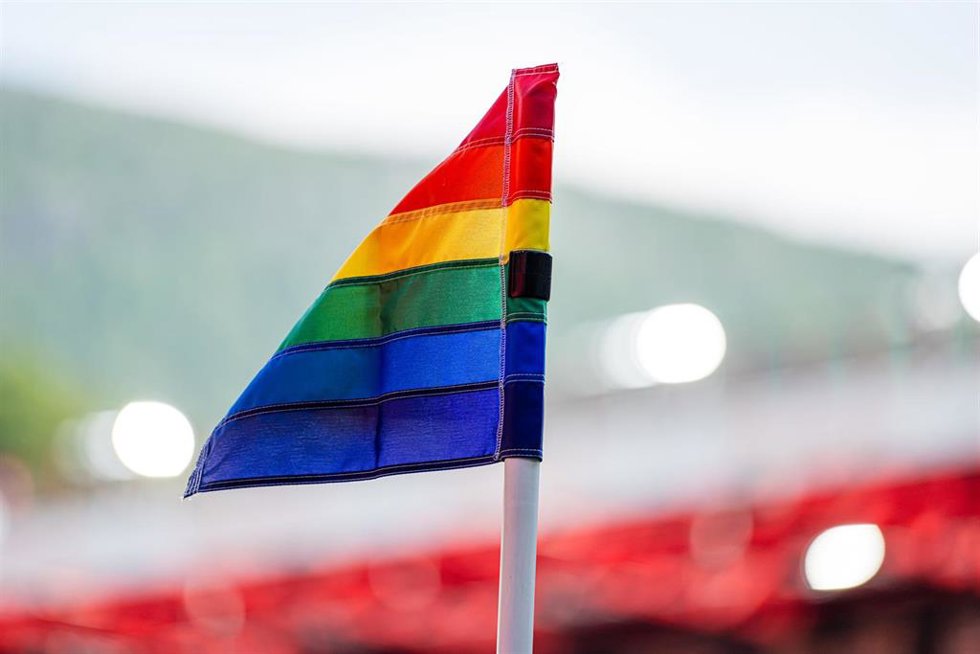 Imagen de archivo de una bandera arcoiris. 