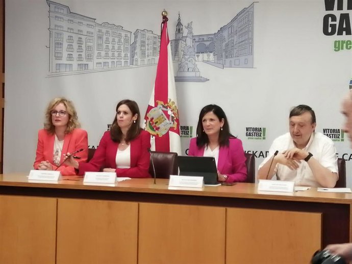 González, Etxebarria, Artolazabal y Suso han explicado las áreas que llevarán PSE y PNV en el Ayuntamiento de Vitoria-Gasteiz