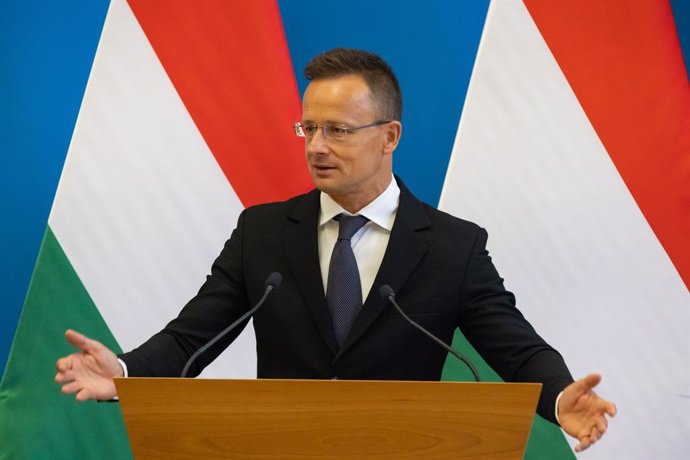 Archivo - BUDAPEST, July 29, 2022  -- Hungarian Minister of Foreign Affairs and Trade Peter Szijjarto speaks during a press event in Budapest, Hungary, on July 29, 2022. Chinese electric vehicle (EV) maker NIO is building its first overseas plant in Hun